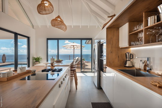 VILLA KAILIO KITCHEN & DINING AREA 1