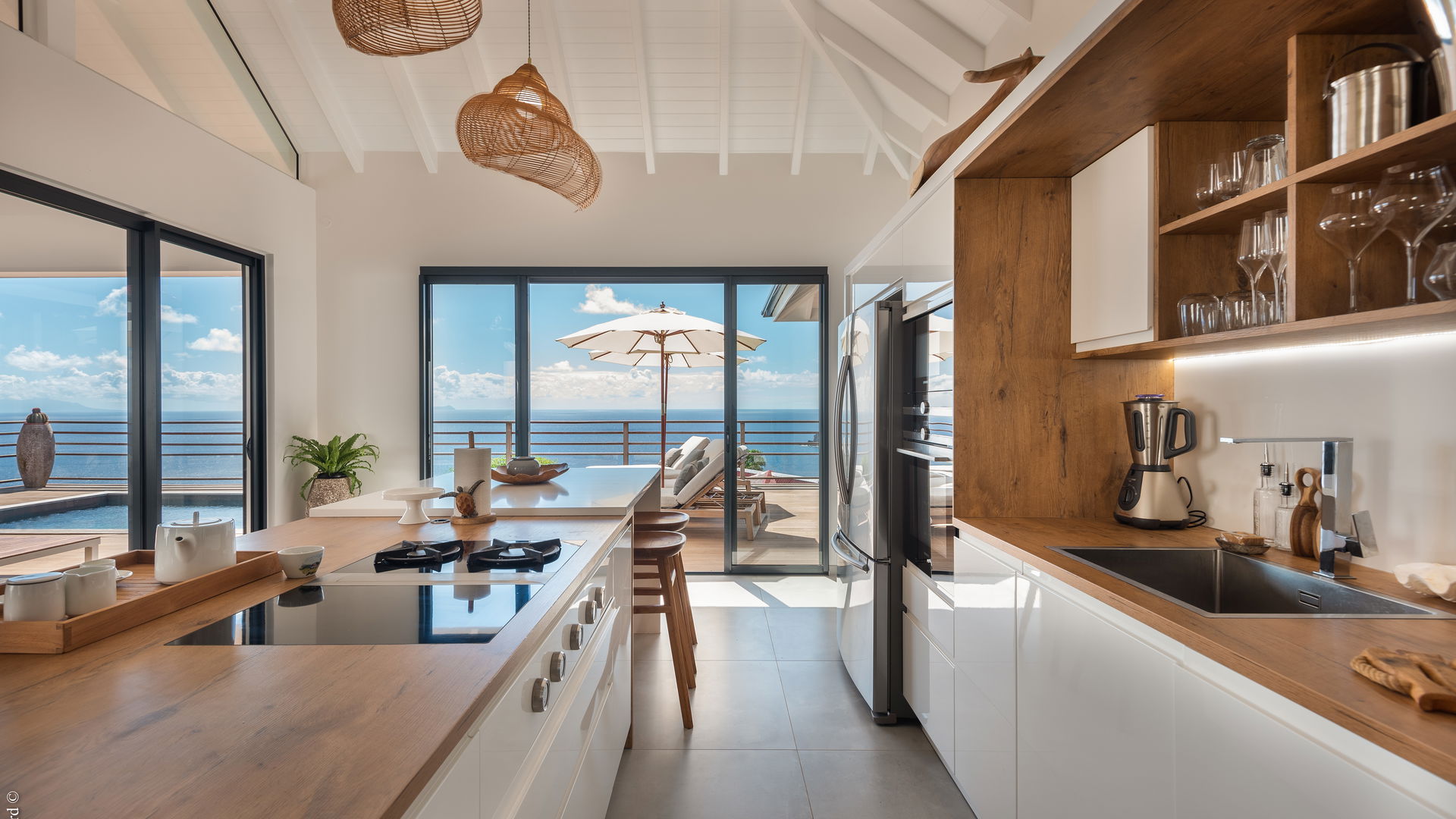 KITCHEN & DINING AREA