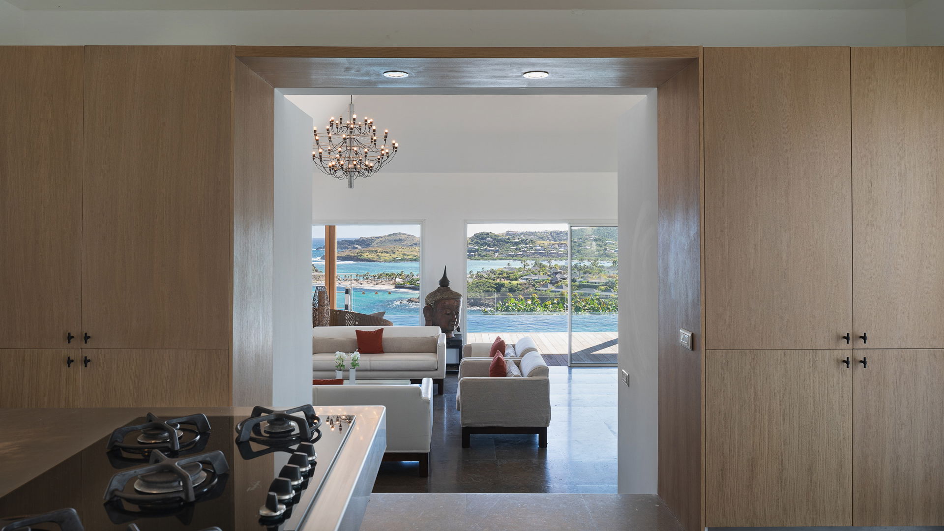 KITCHEN & DINING AREA