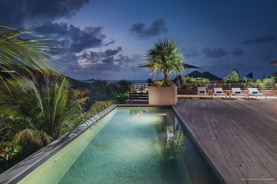 VILLA LA ISLA BY NIGHT 3