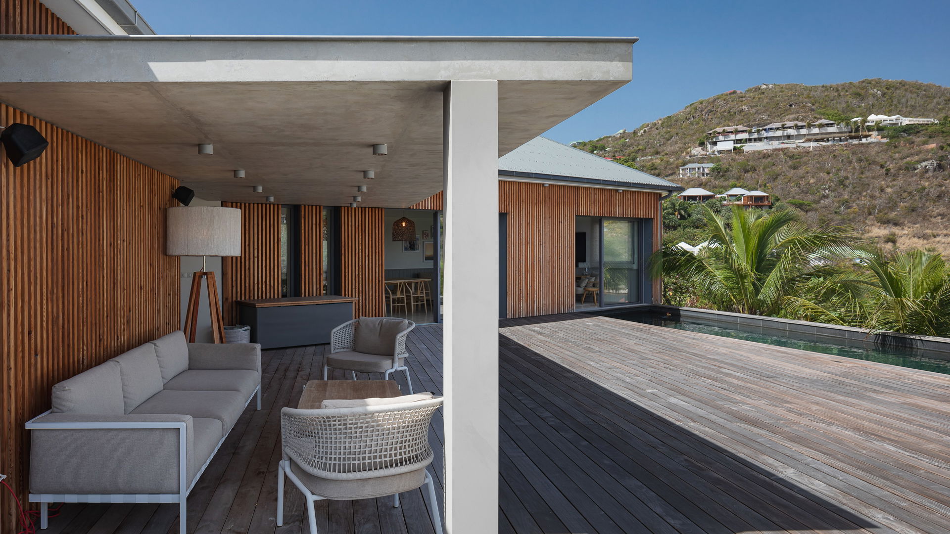 POOL & TERRACE