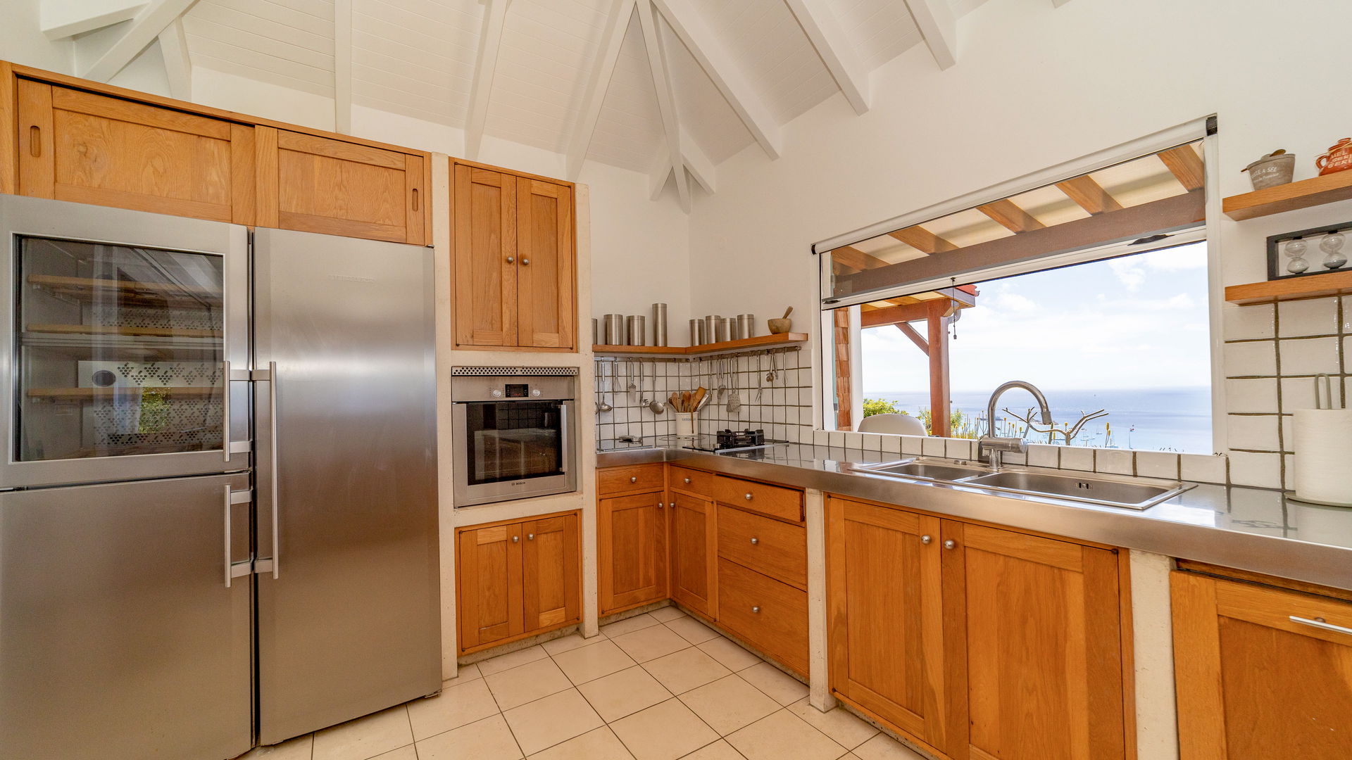 KITCHEN & DINING AREA
