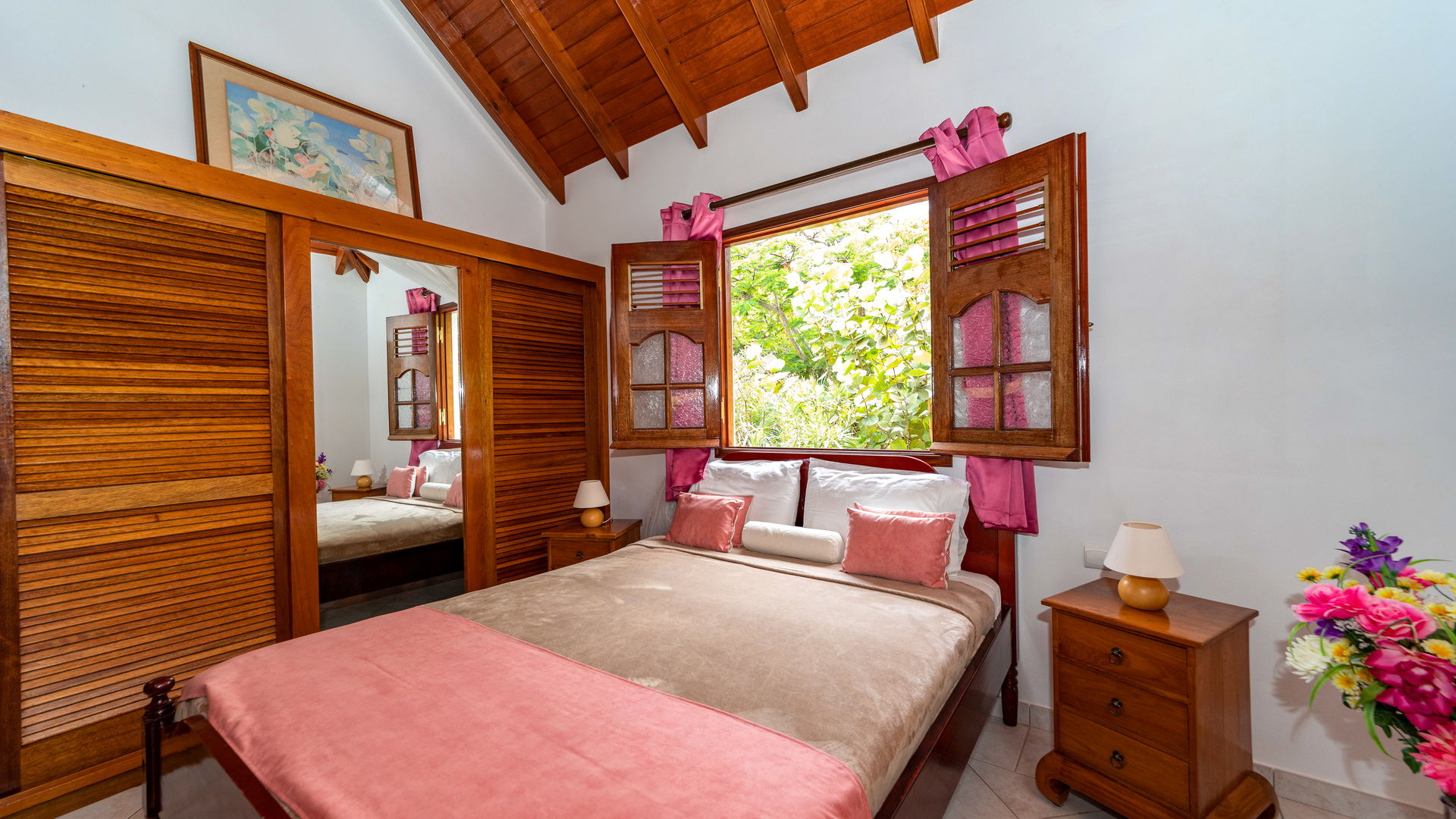 BEDROOM 2