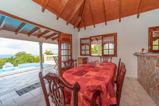 VILLA DORADE KITCHEN & DINING AREA 1