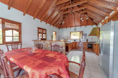 VILLA DORADE KITCHEN & DINING AREA 3