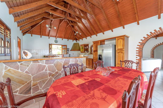 VILLA DORADE KITCHEN & DINING AREA 4