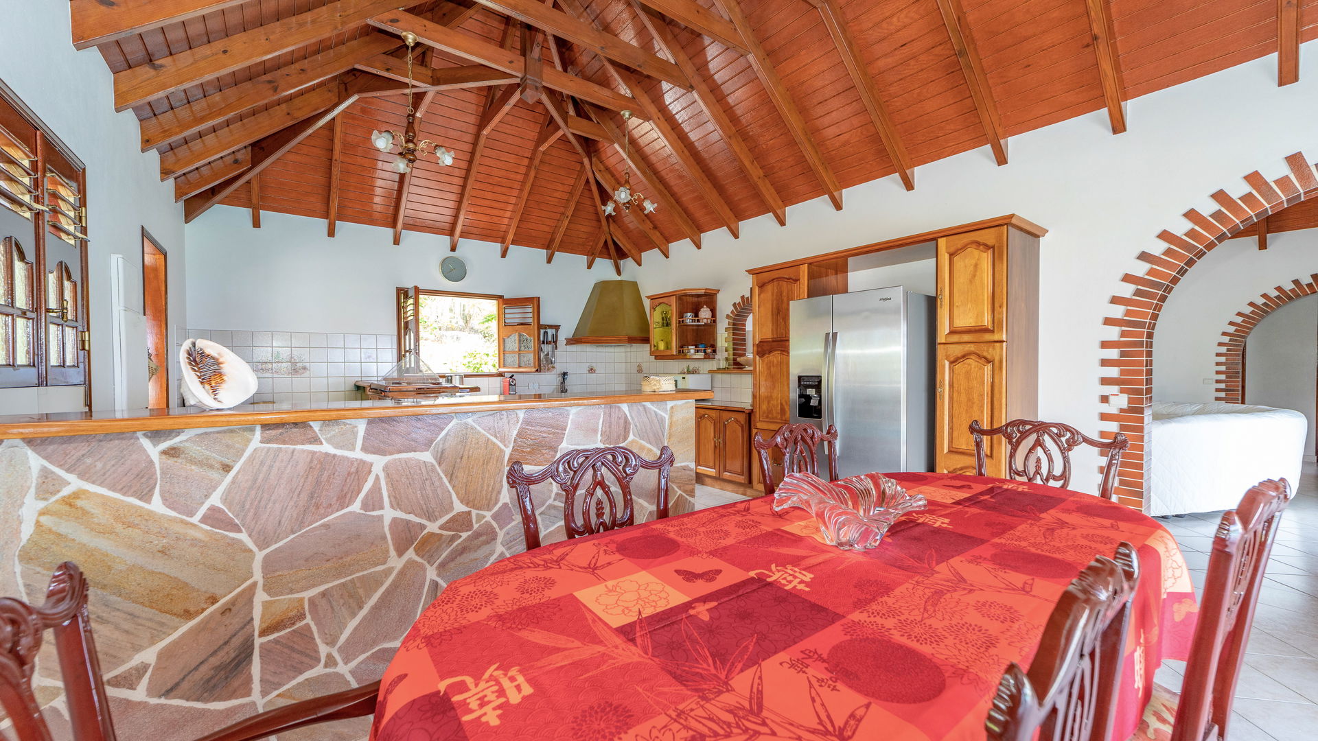 KITCHEN & DINING AREAS