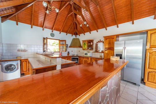 VILLA DORADE KITCHEN & DINING AREA 5
