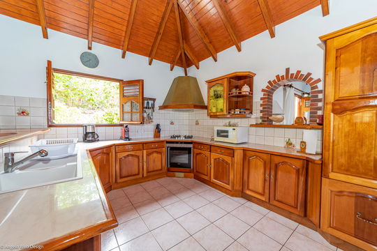 VILLA DORADE KITCHEN & DINING AREA 6