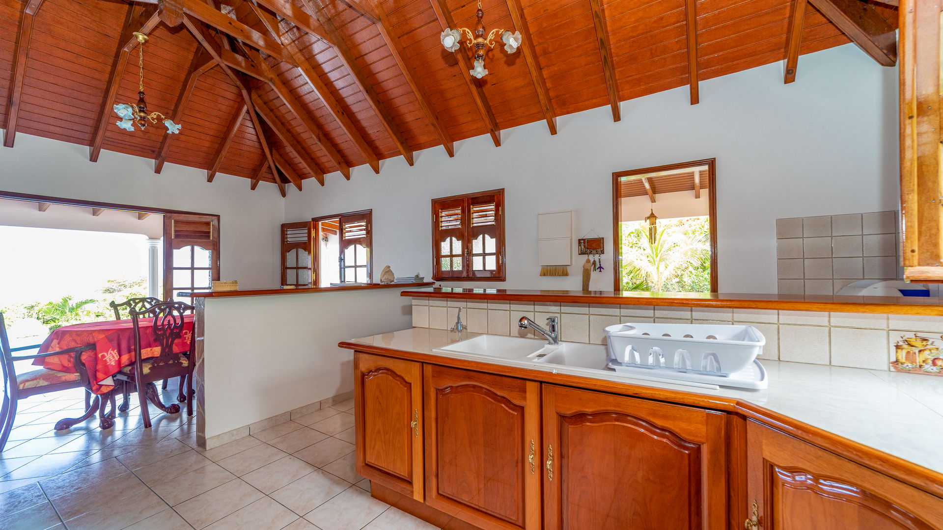 KITCHEN & DINING AREAS