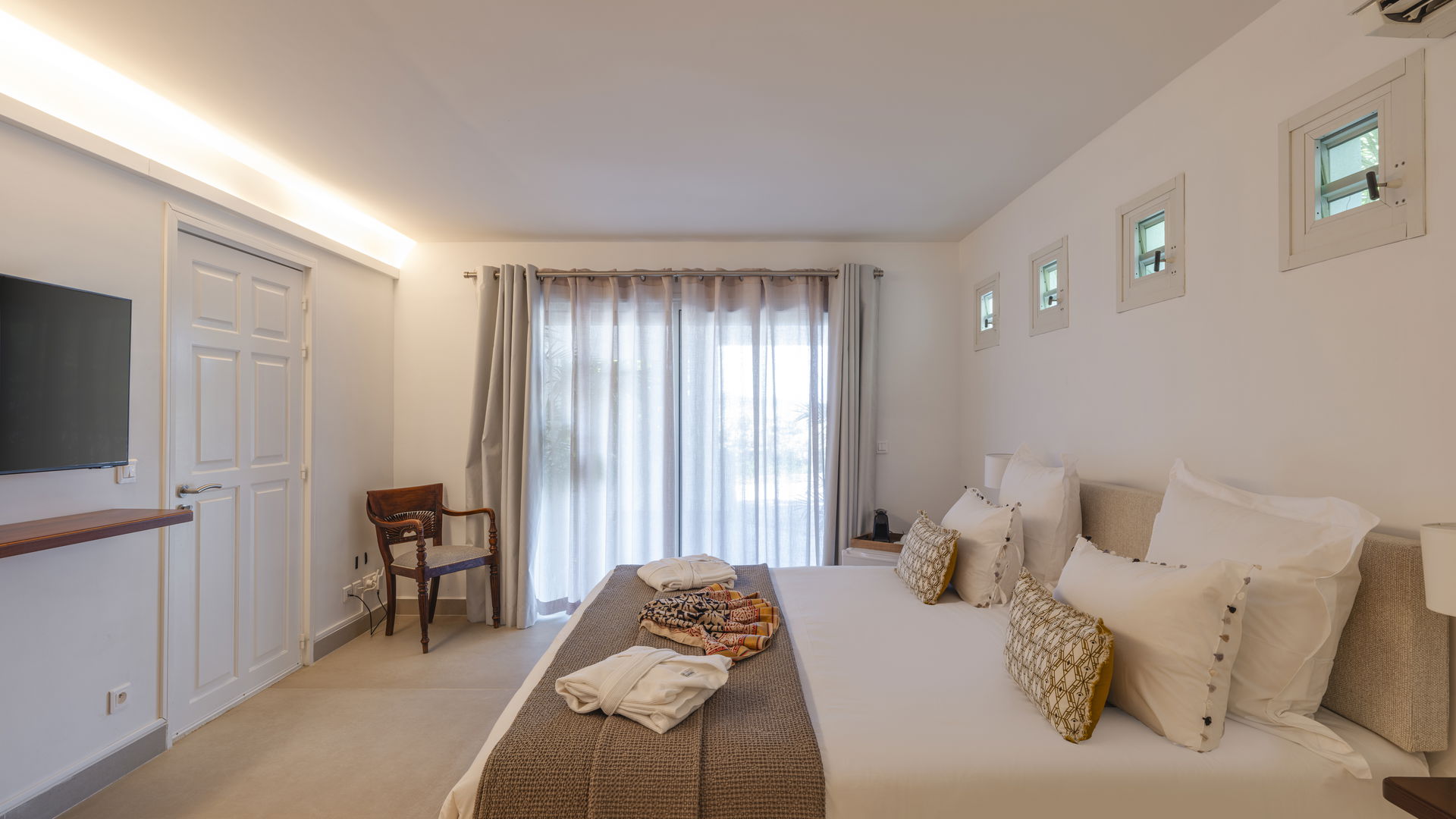 BEDROOM 4