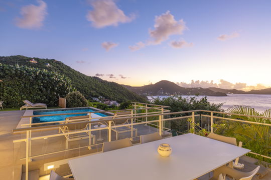 VILLA ONLY VIEW BY NIGHT 11