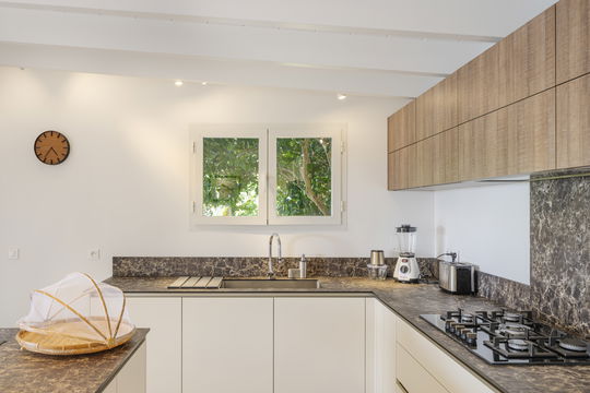 VILLA ONLY VIEW KITCHEN & DINING AREA 7
