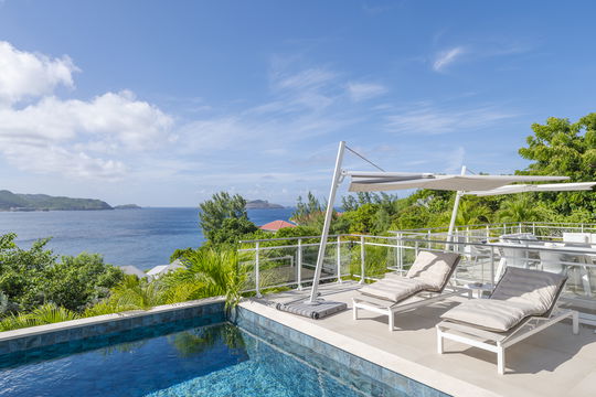 VILLA ONLY VIEW POOL & TERRACE 2