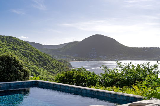 VILLA ONLY VIEW POOL & TERRACE 6