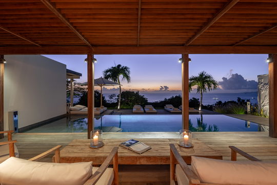 VILLA FLOATING GARDEN BY NIGHT 11