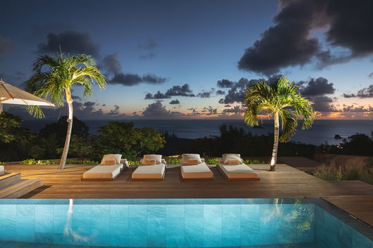 VILLA FLOATING GARDEN BY NIGHT 13