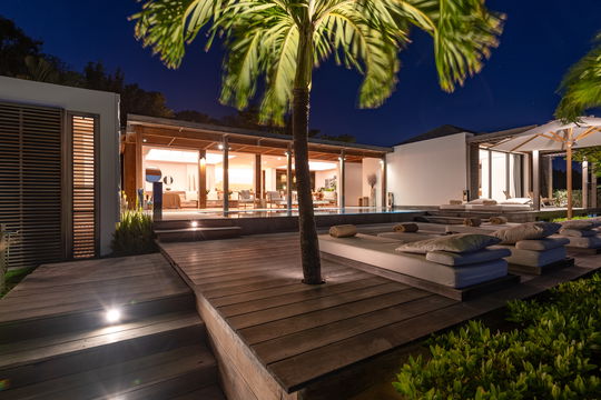 VILLA FLOATING GARDEN BY NIGHT 16
