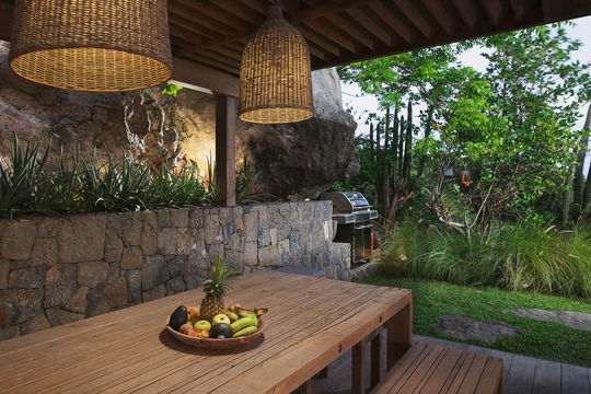 VILLA FLOATING GARDEN KITCHEN & DINING AREA 13