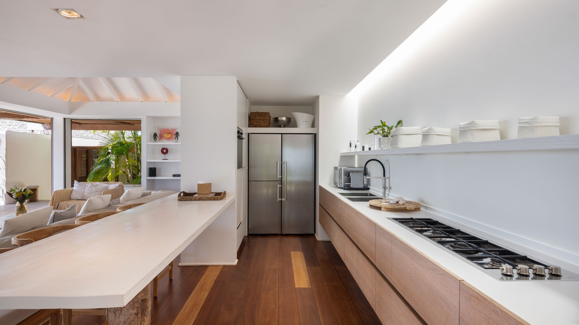 KITCHEN & DINING AREA