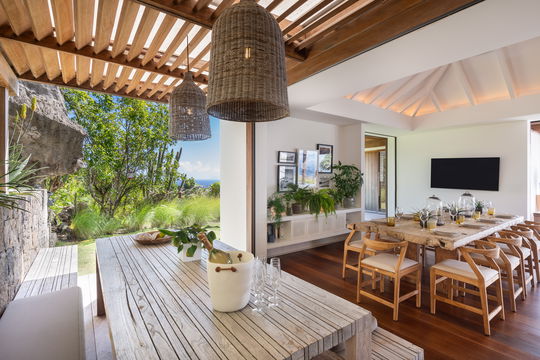 VILLA FLOATING GARDEN KITCHEN & DINING AREA 8