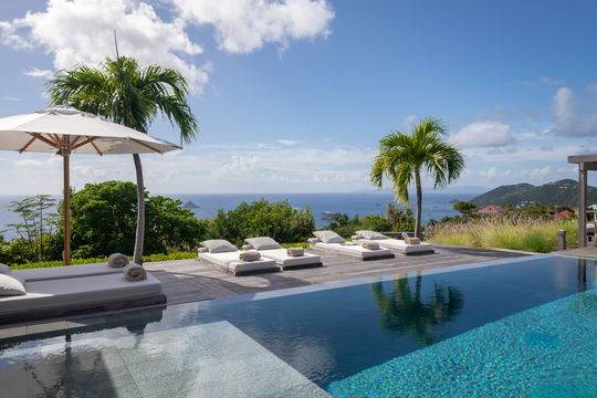 VILLA FLOATING GARDEN POOL & TERRACE 3