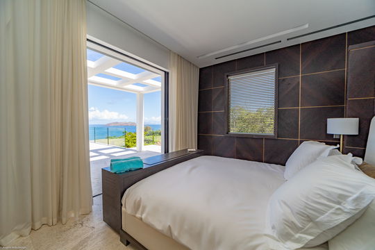 VILLA LA PETITE SEREINE BEDROOM1 2