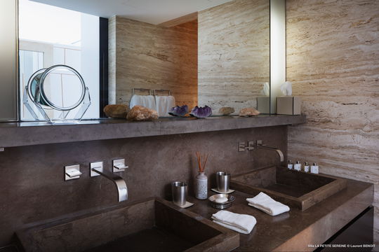 VILLA LA PETITE SEREINE BEDROOM1 6