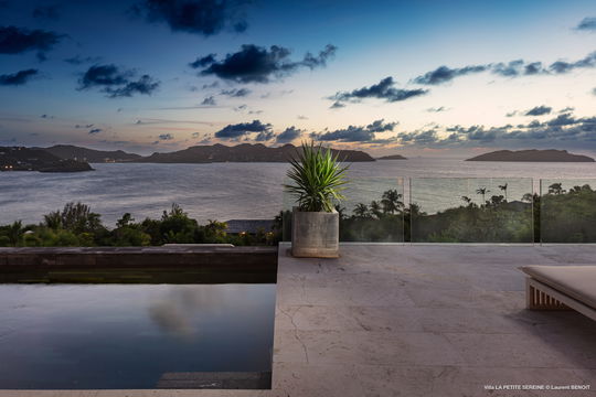 VILLA LA PETITE SEREINE BY NIGHT 5