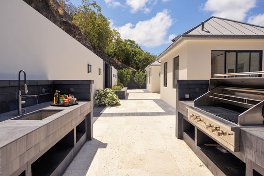 VILLA LA PETITE SEREINE KITCHEN & DINING AREA 13