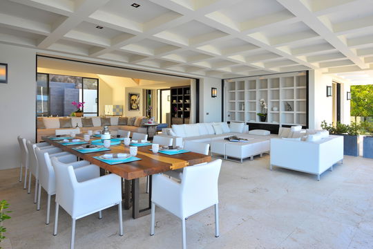 VILLA LA PETITE SEREINE KITCHEN & DINING AREA 5