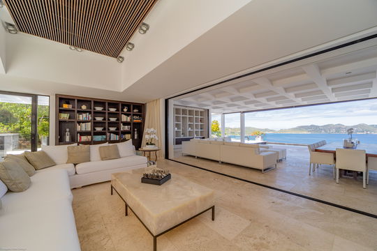 VILLA LA PETITE SEREINE LIVING AREA 2