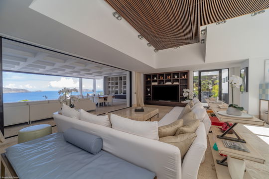 VILLA LA PETITE SEREINE LIVING AREA 4
