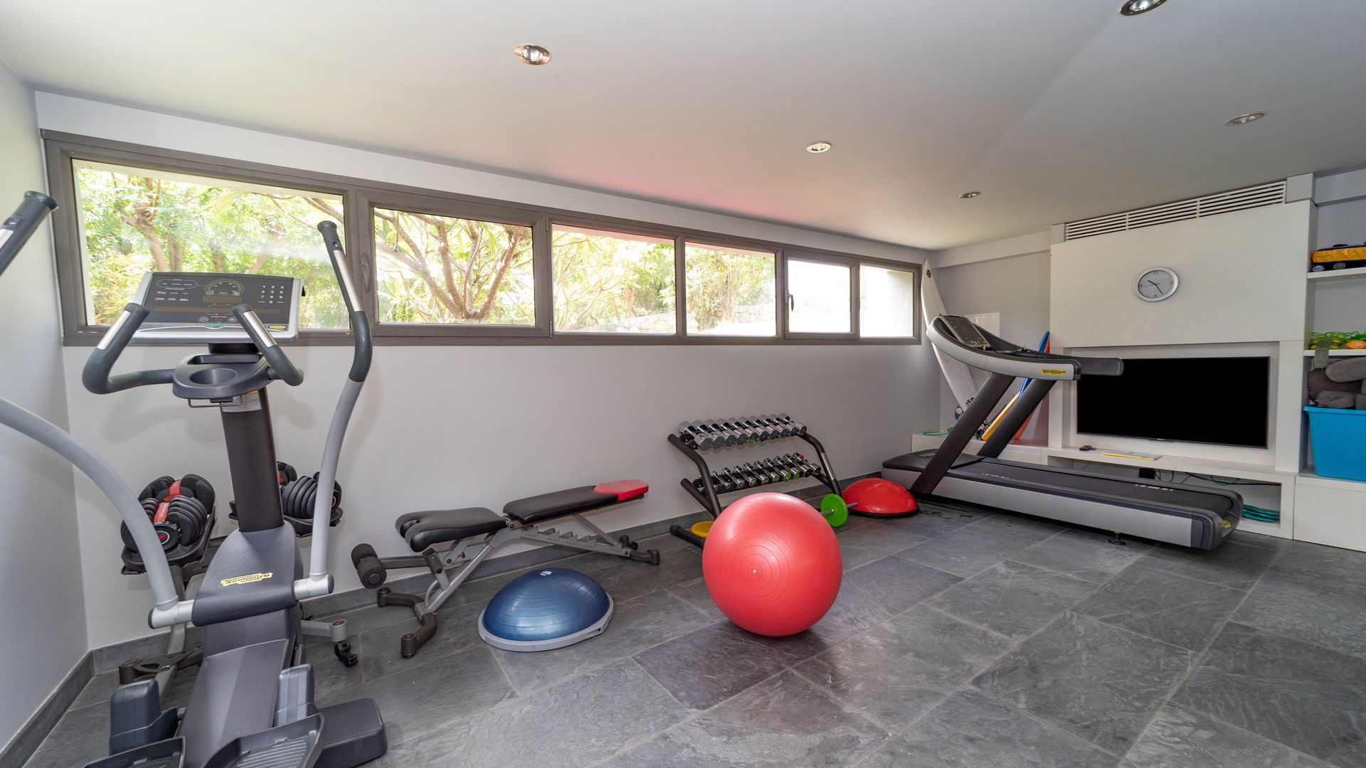 FITNESS AREA