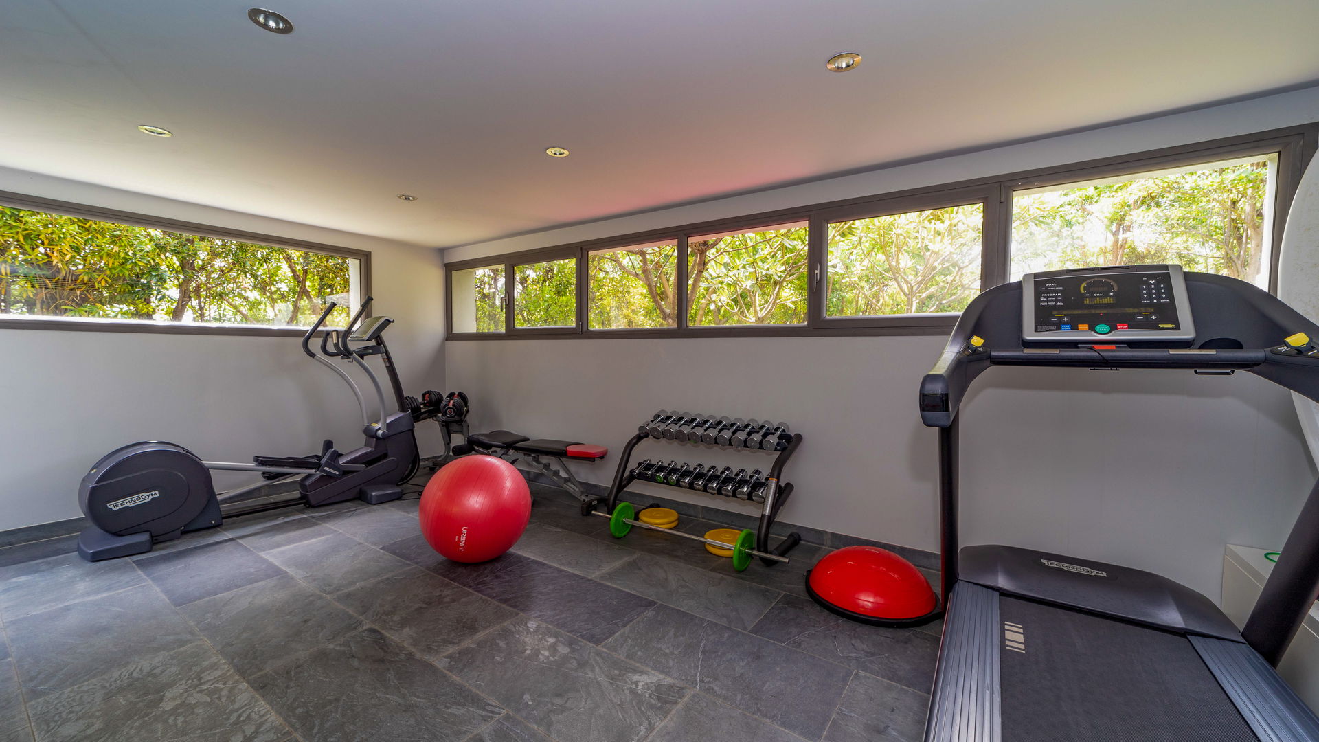 FITNESS AREA