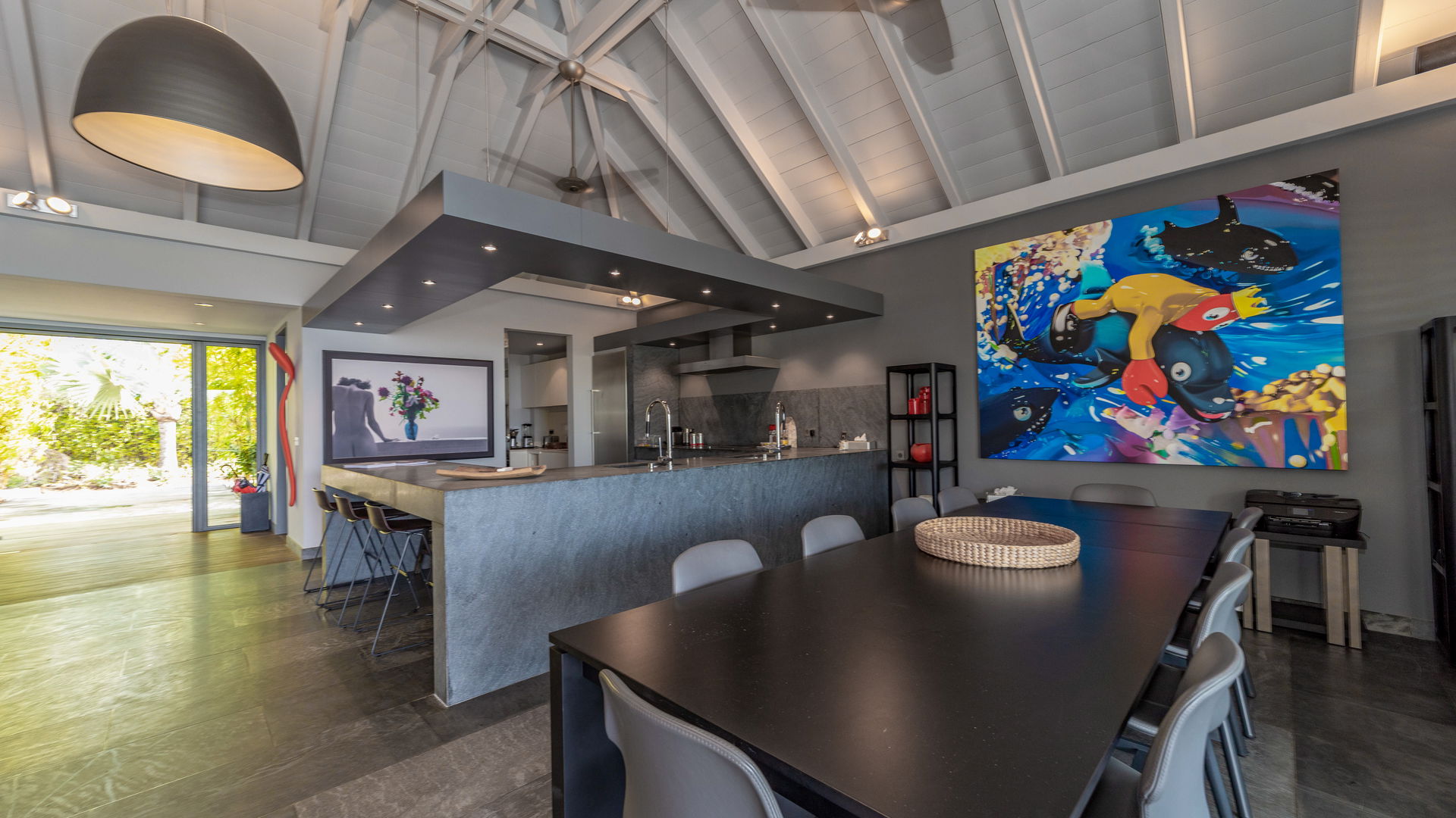 KITCHEN & DINING AREA