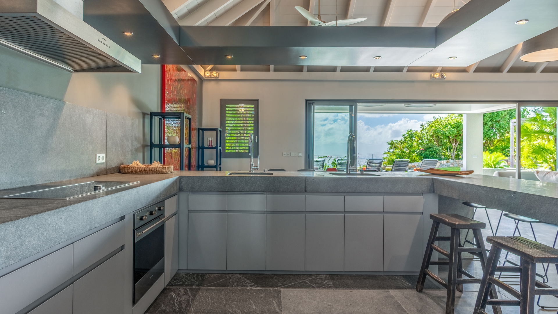 KITCHEN & DINING AREA