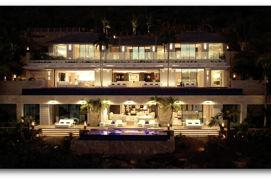 VILLA EMBRACE OUTDOORS 4