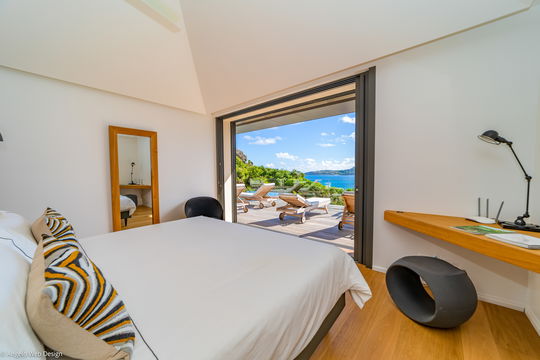 VILLA MARCEL BEDROOM1 5