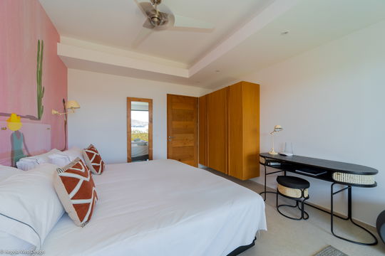 VILLA MARCEL BEDROOM6 3