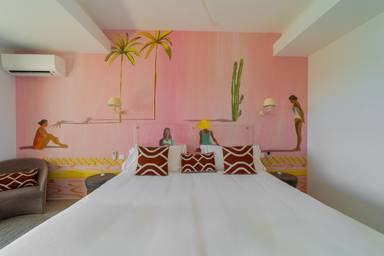 VILLA MARCEL BEDROOM6 5