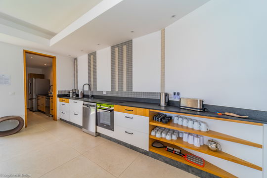 VILLA MARCEL KITCHEN & DINING AREA 7