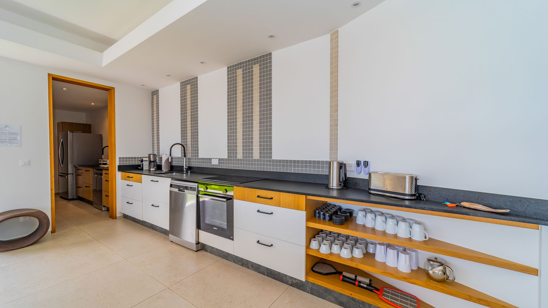 KITCHEN & DINING AREA
