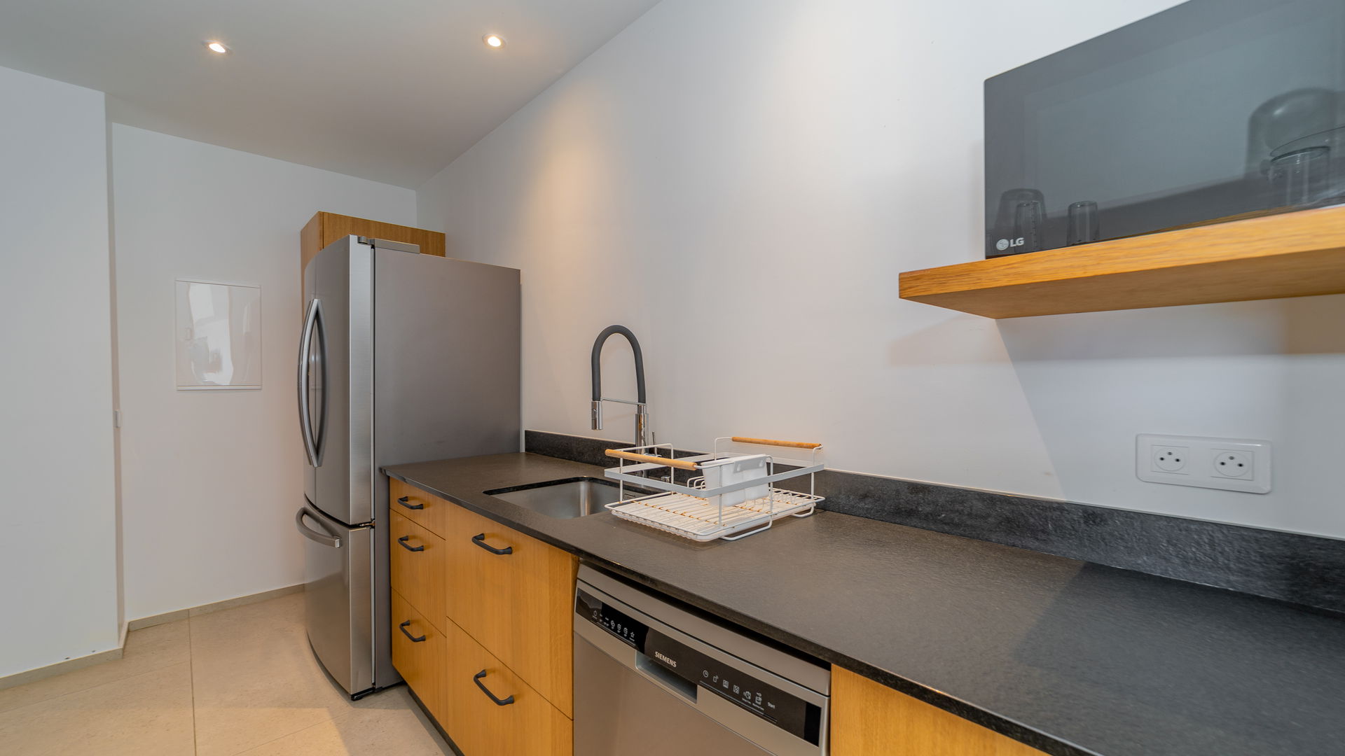 KITCHEN & DINING AREA