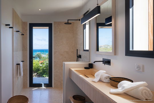 VILLA ALTA ROCCA BEDROOM1 4