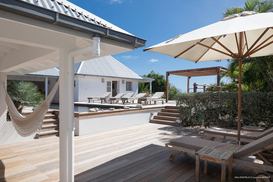 VILLA PASTEL OUTDOORS 1