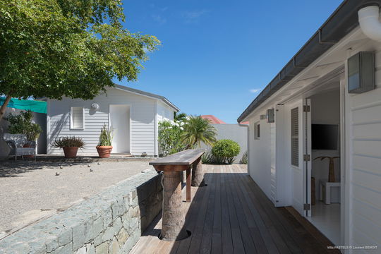 VILLA PASTEL OUTDOORS 6