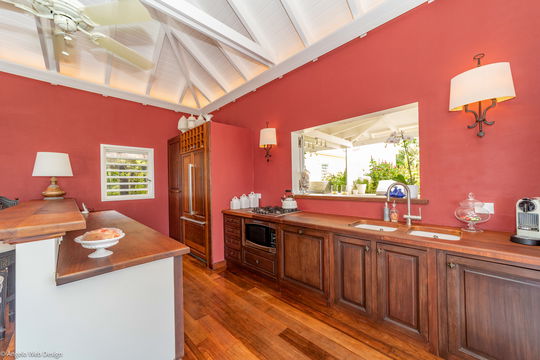VILLA MARACUJA KITCHEN & DINING AREA 1