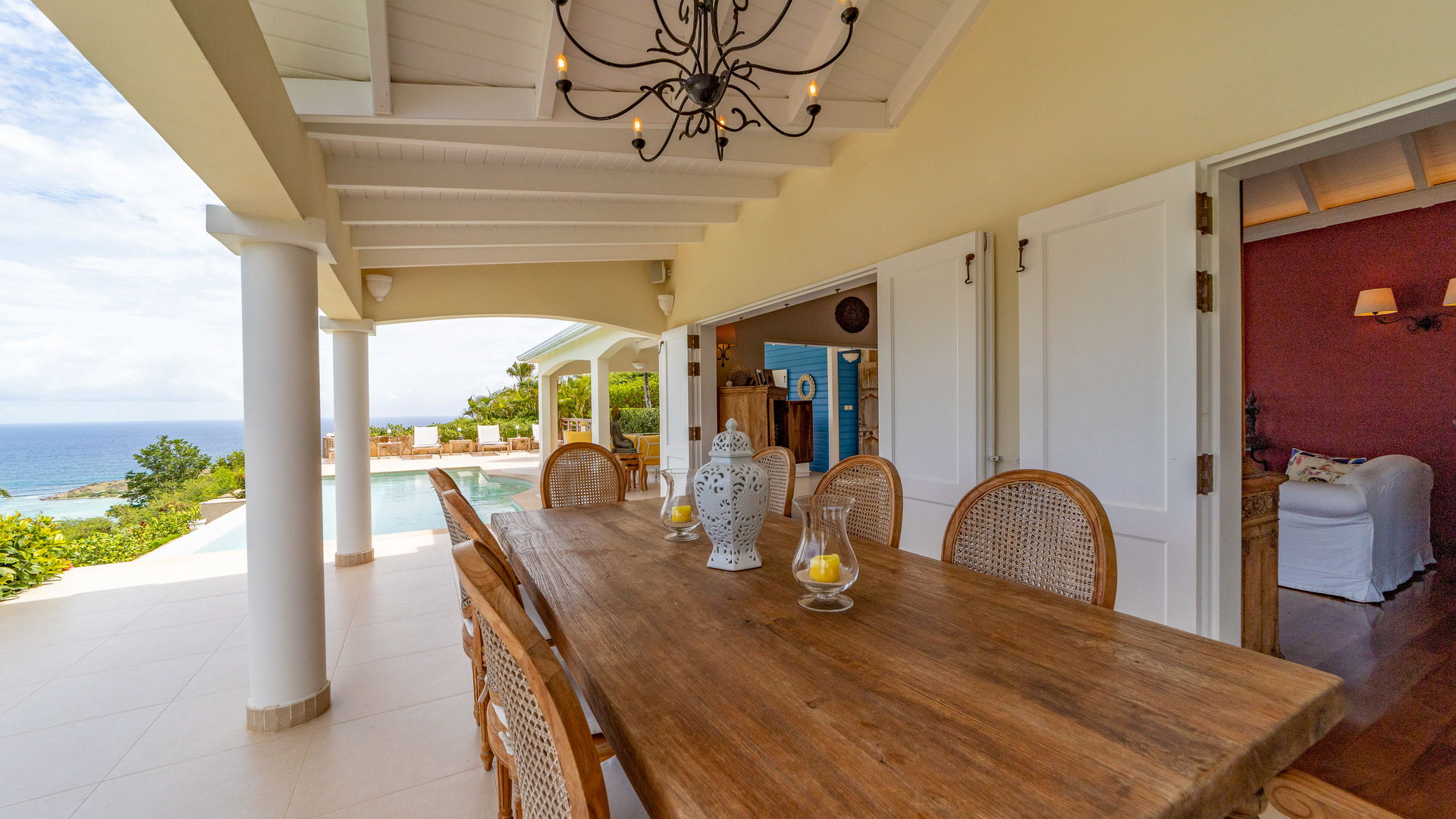 KITCHEN & DINING AREA