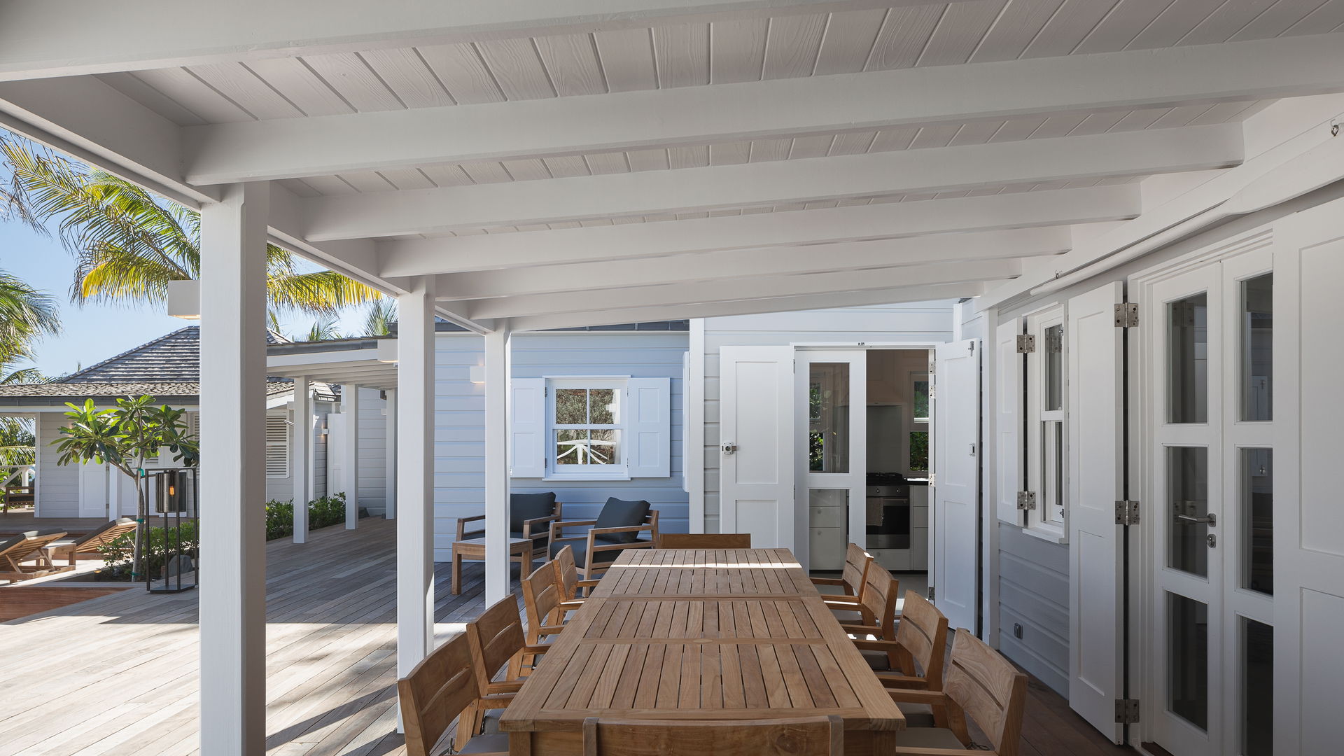KITCHEN & DINING AREA
